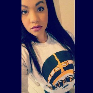 Meet your Posher, Adrienne