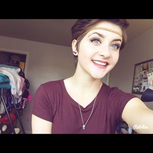 Meet your Posher, Elicia