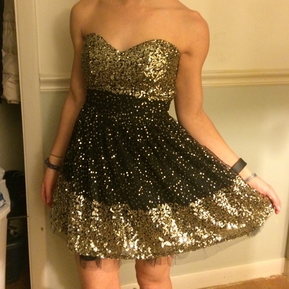 Strapless sequin dress - Picture 2 of 2