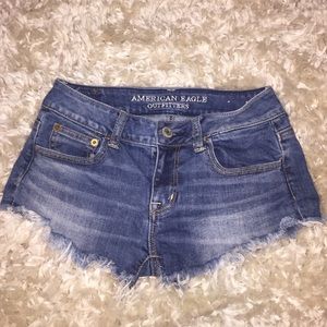 american eagle 00 ripped jean shorts