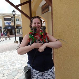 Meet your Posher, Danielle