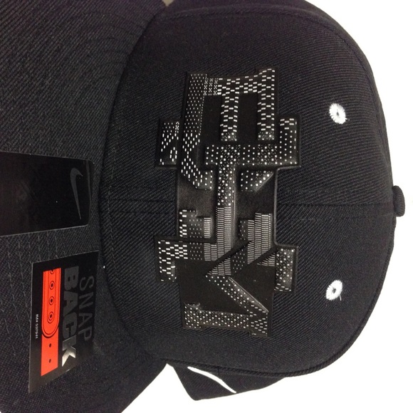 Nike hat - Picture 3 of 4
