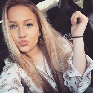 Meet your Posher, Hailey