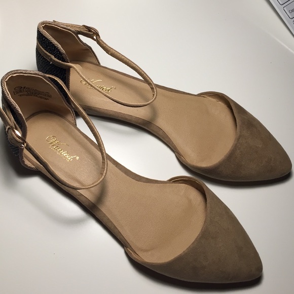 Nude Pointed Ankle Flats with back detailing - Picture 3 of 4