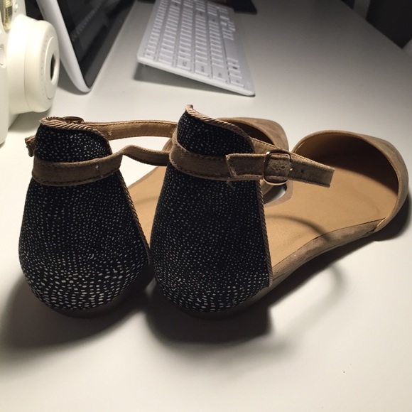 Nude Pointed Ankle Flats with back detailing - Picture 2 of 4