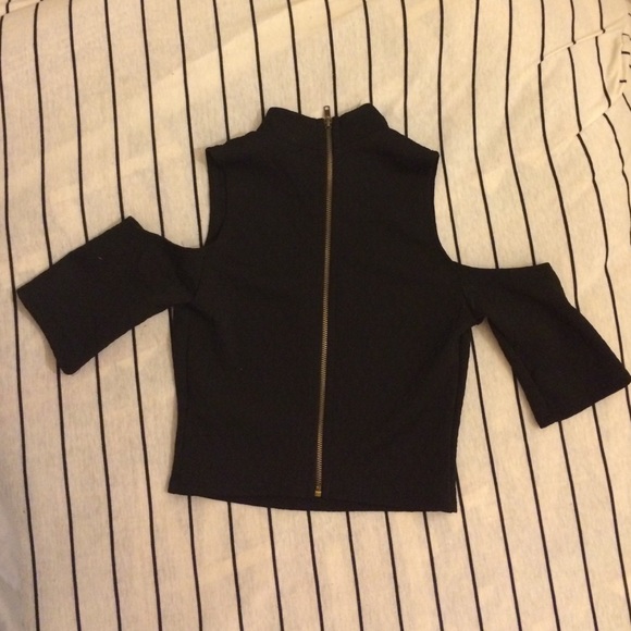 Crop top - Picture 2 of 3