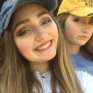 Meet your Posher, Claire