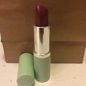 Clinique "A Different Grape" lipstick