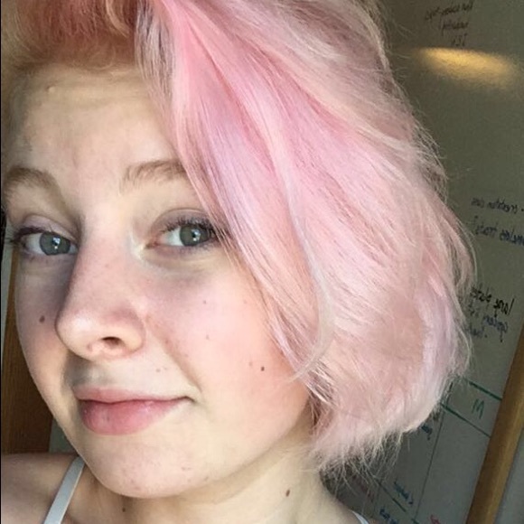 Hey, I'm Kelly :) - Picture 2 of 3