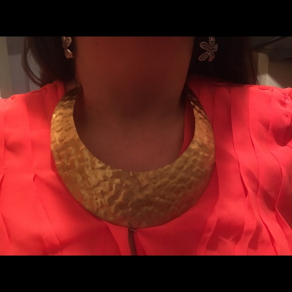 HAMMERED GOLD TONE CHOKER NECKLACE BANGLE - Picture 3 of 3