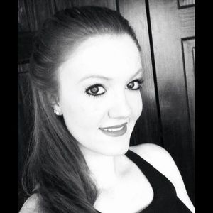 Meet your Posher, Annie rose