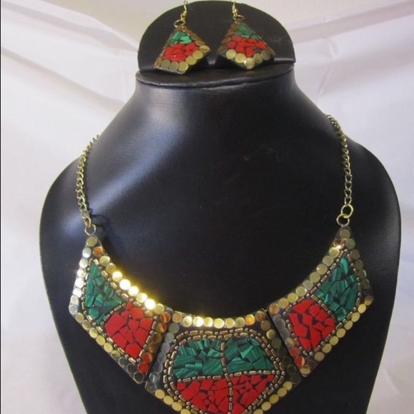 Gold tone turquoise coral inlaid necklace earring - Picture 3 of 3