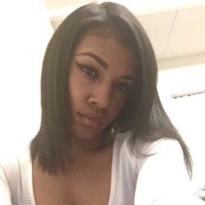 Meet your Posher, Toni