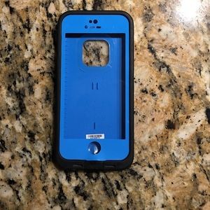 iPhone 5 or 5s life proof case