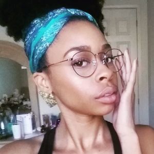 Meet your Posher, Nicole