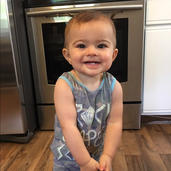 Meet your posher ** 💁🏼 - Picture 2 of 4