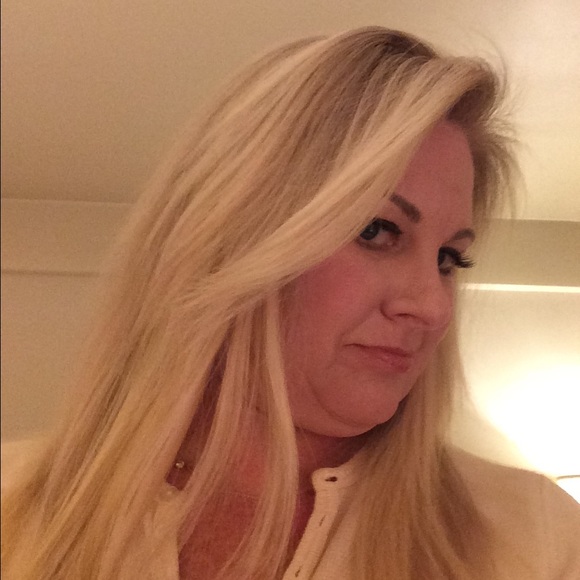 Meet your Posher, Deirdre - Picture 1 of 1