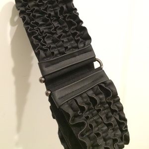 Forever 21 Black faux leather elastic belt