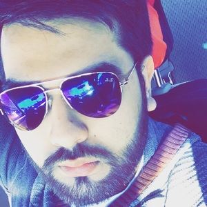 Meet your Posher, Junaid