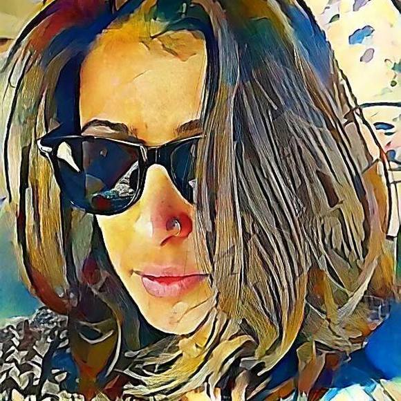 Meet your Posher, Sarah - Picture 1 of 1