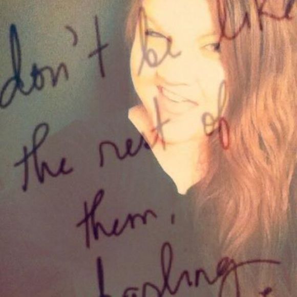 Meet your Posher, Meghan - Picture 1 of 1