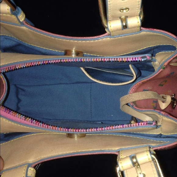 Dooney & Bourke -  The It Bag - NWT - Picture 3 of 4