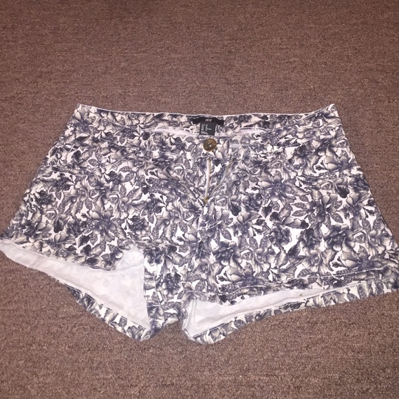 H&M short shorts!