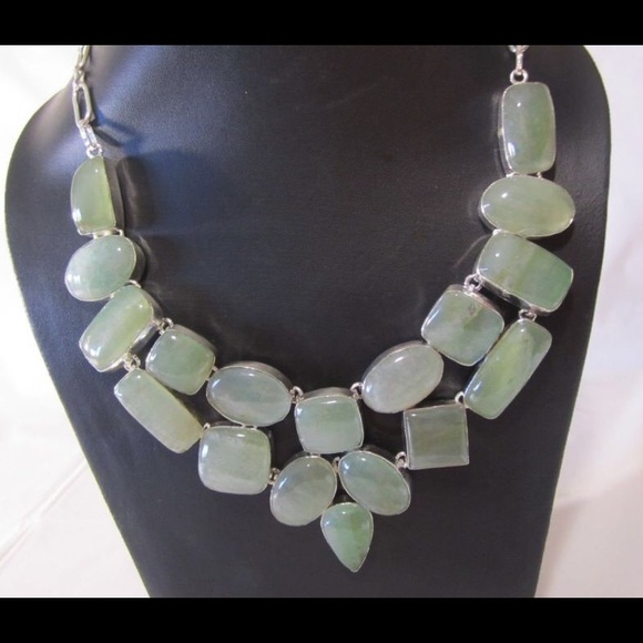 SILVER PLATED HIGH QUALITY STONE NECKLACE! - Picture 2 of 2