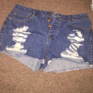 Jean Forever21 ripped denim shorts!