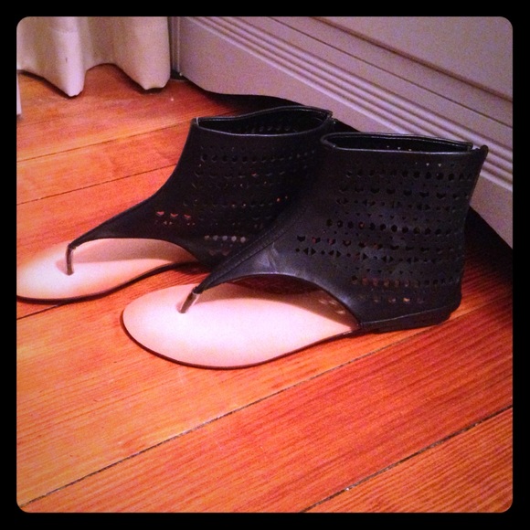 Black flat sandals