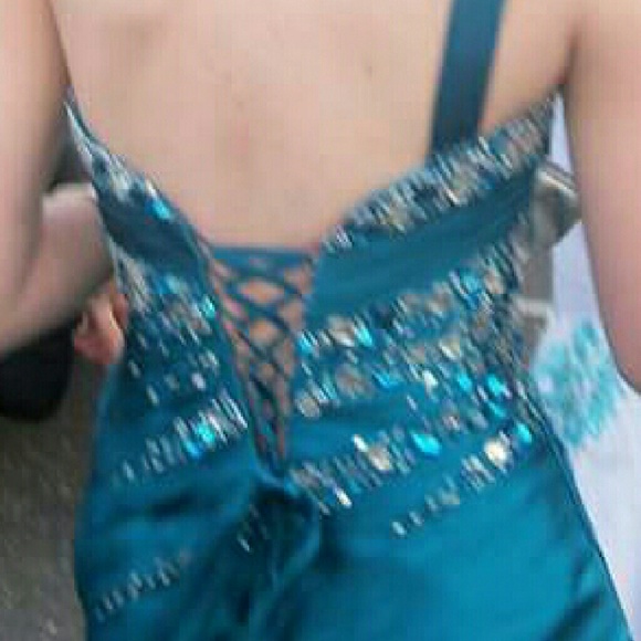 Prom dress - Picture 3 of 3