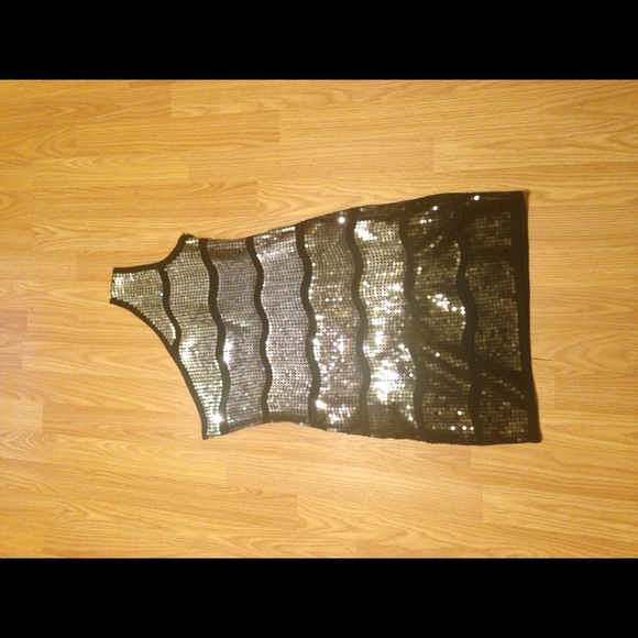 Dress - Picture 2 of 2