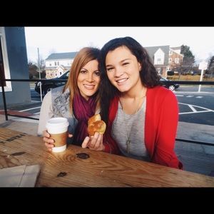 Meet your Posher, Alanis