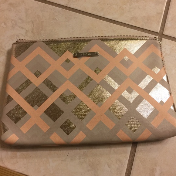Stella and dot clutch