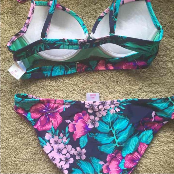 Xhilaration bikini - Picture 2 of 3