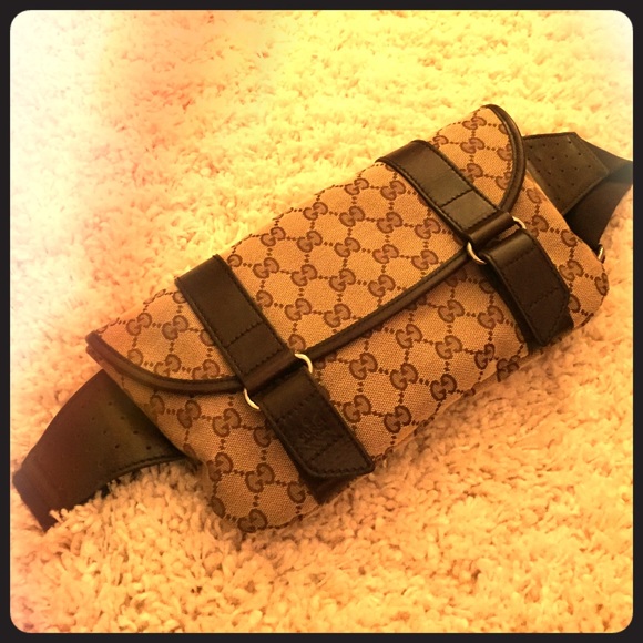 Gucci Handbags - Gucci canvas waist bag