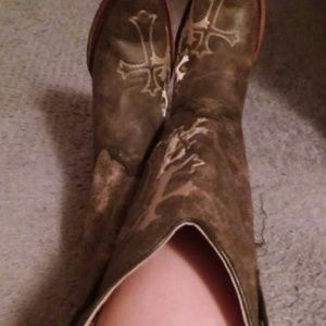 Meet your Posher, Alyson