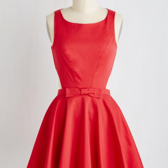 SOLD!🎉Classic Twist Dress in Ruby - Picture 1 of 3