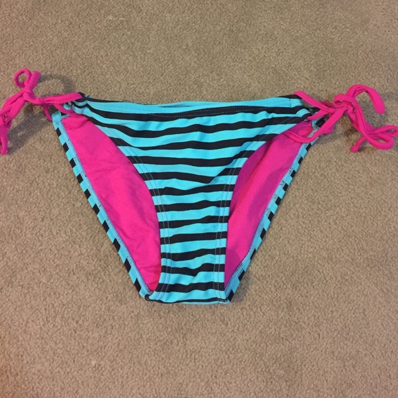 Bright striped swim bottom - Picture 1 of 3