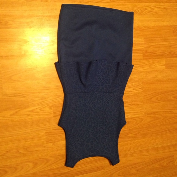 Dress - Picture 2 of 2