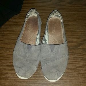 Gray canvas TOMS