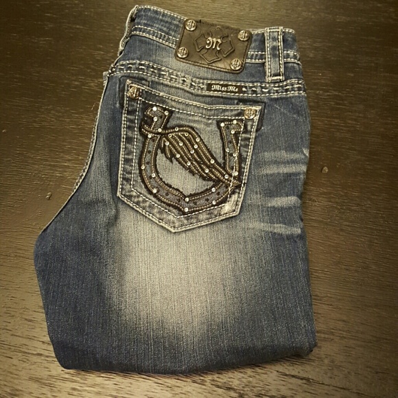 MISS ME DENIM CAPRIS SZ 30 SUPER CUTE POCKETS