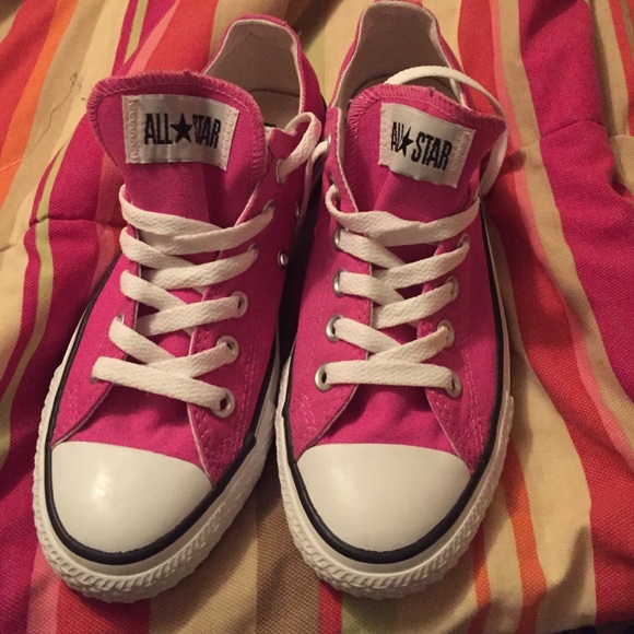 Dark pink Converse