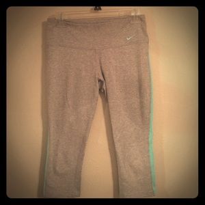 Nike workout leggings size small