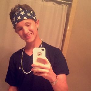 Meet your Posher, Kameron