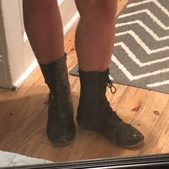 Boots - Picture 3 of 4