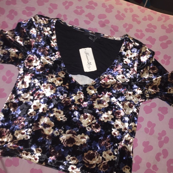 Knitted top ! Floral Top MEDIUM