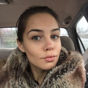 Meet your Posher, Liz