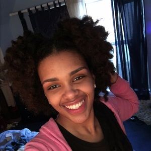 Meet your Posher, Brittney