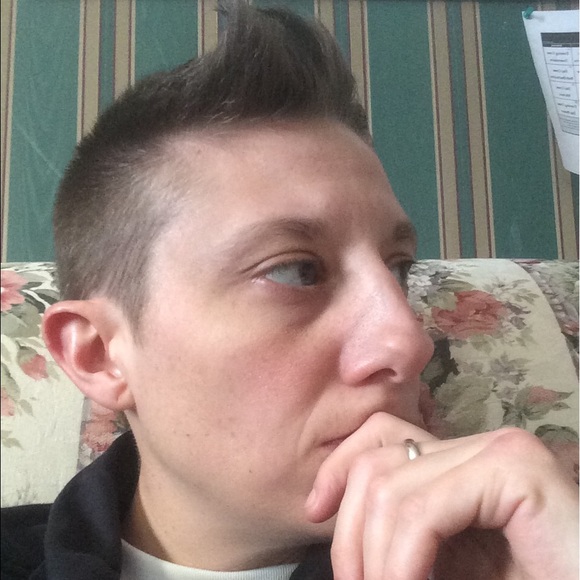 Meet your Posher, Andrea